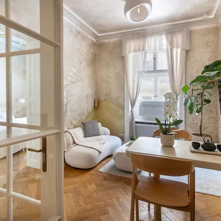 Апартаменты Wabi Sabi Nest W/ Garage Прага