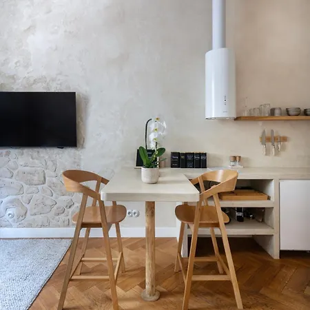 Appartement Wabi Sabi Nest W/ Garage Praag