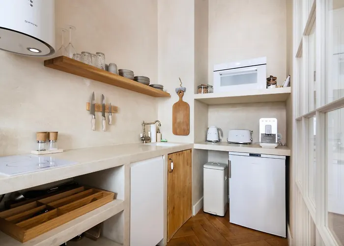 Wabi Sabi Nest W/ Garage Praag