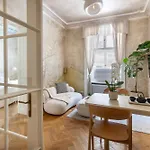 شقة Wabi Sabi Nest W/ Garage براغ